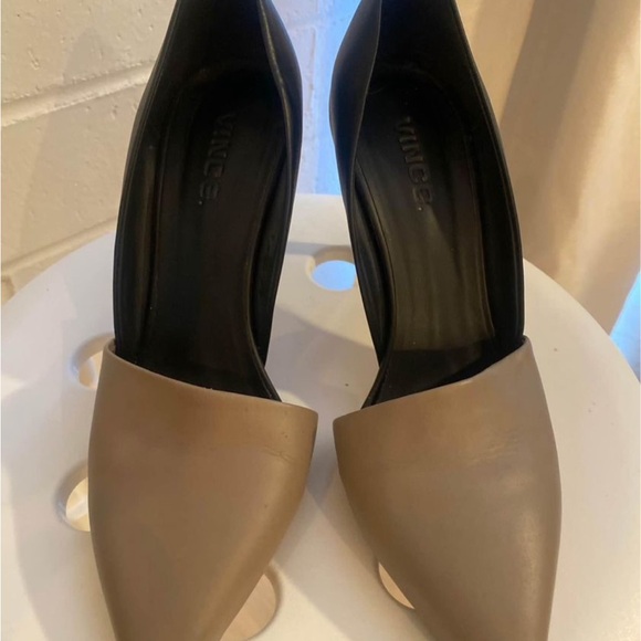 Vince Cosette 2-tone Pointy Pump - Picture 2 of 8